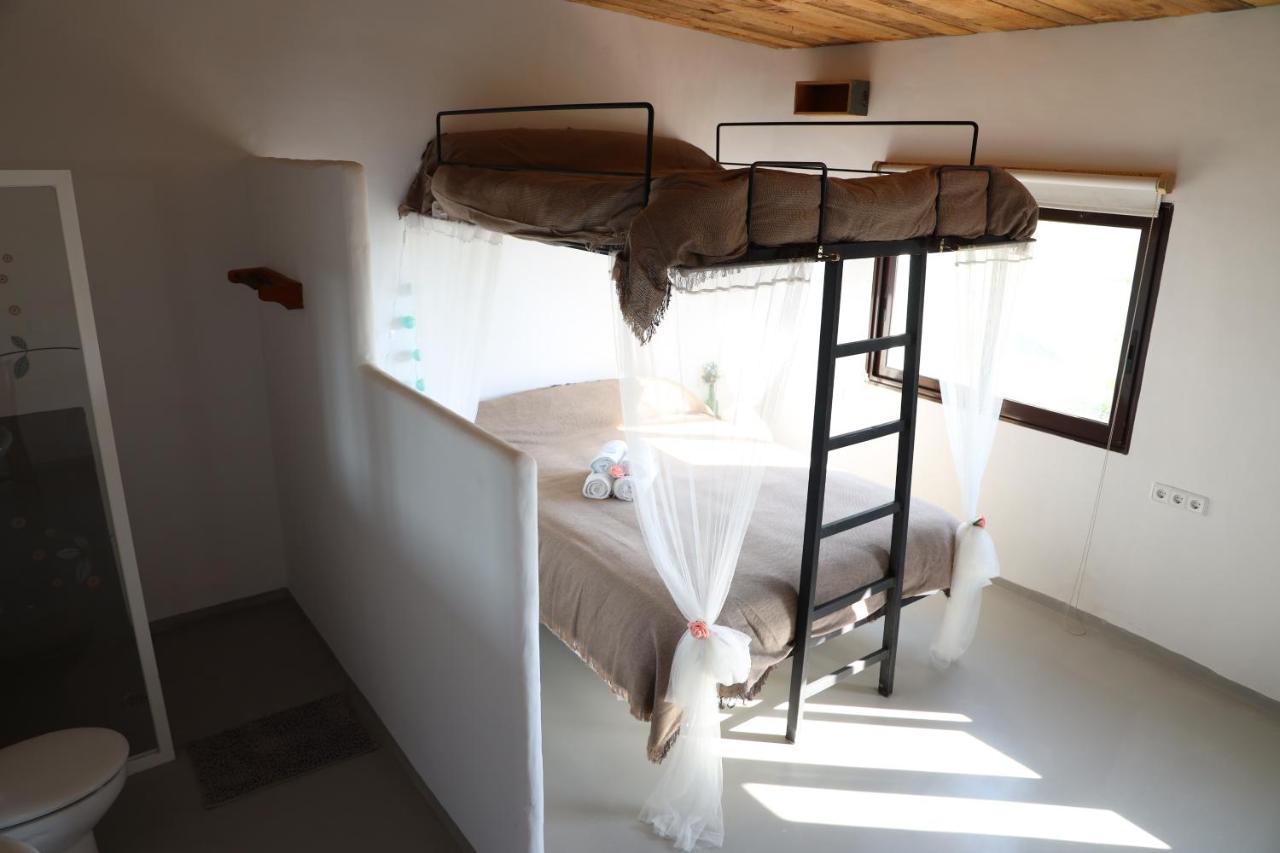 La Finestra Del Delta Hostal L'Ampolla Exterior foto